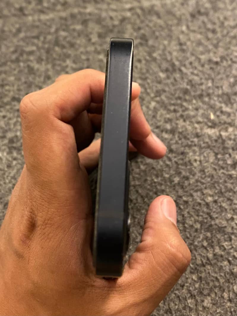 IPHONE 12 4