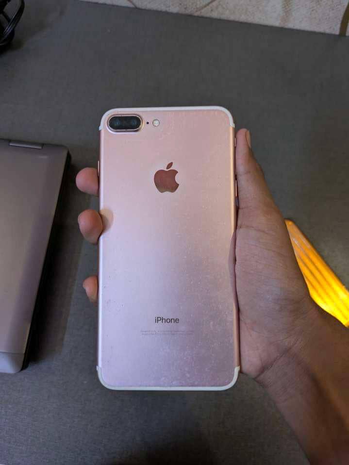 Apple iPhone 7 Plus 2