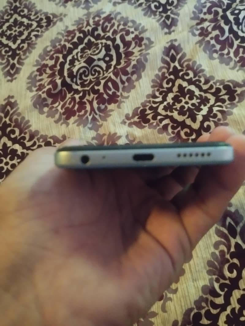Techno Spark 10c 4