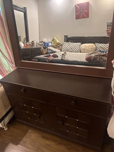 Dressing table in best condition