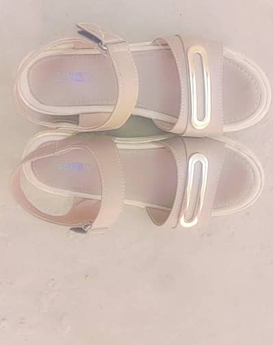 Ladies sandal size 39-40like new - 1000 RS jampur
