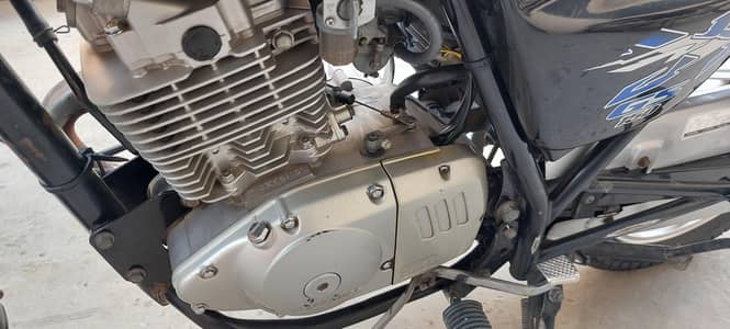 suzuki gs150 black
