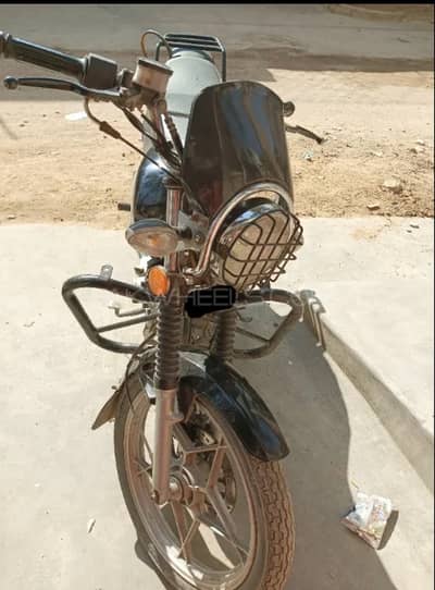 Suzuki GS 150 2021