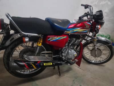 Honda 125 is in good condition
