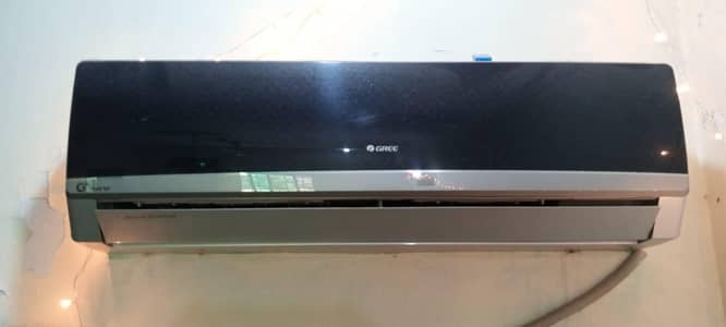 Gree DC inverter 1 ton heat and cool,  0323/5100342,