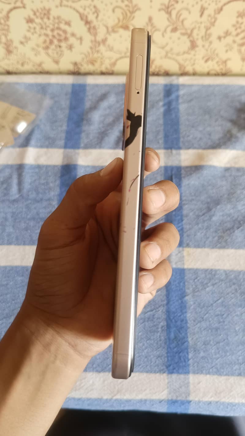 OPPO A6 4