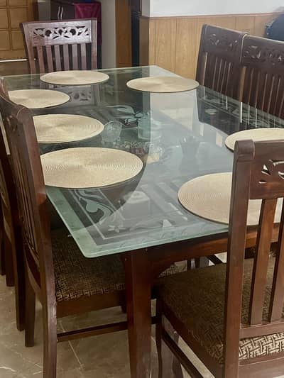 8 seater dining table set - good condition 9/10 - urgent sale