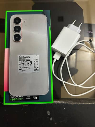 Infinix hot 60 pro 8+8 128 only few days used urgent sell 03094476176