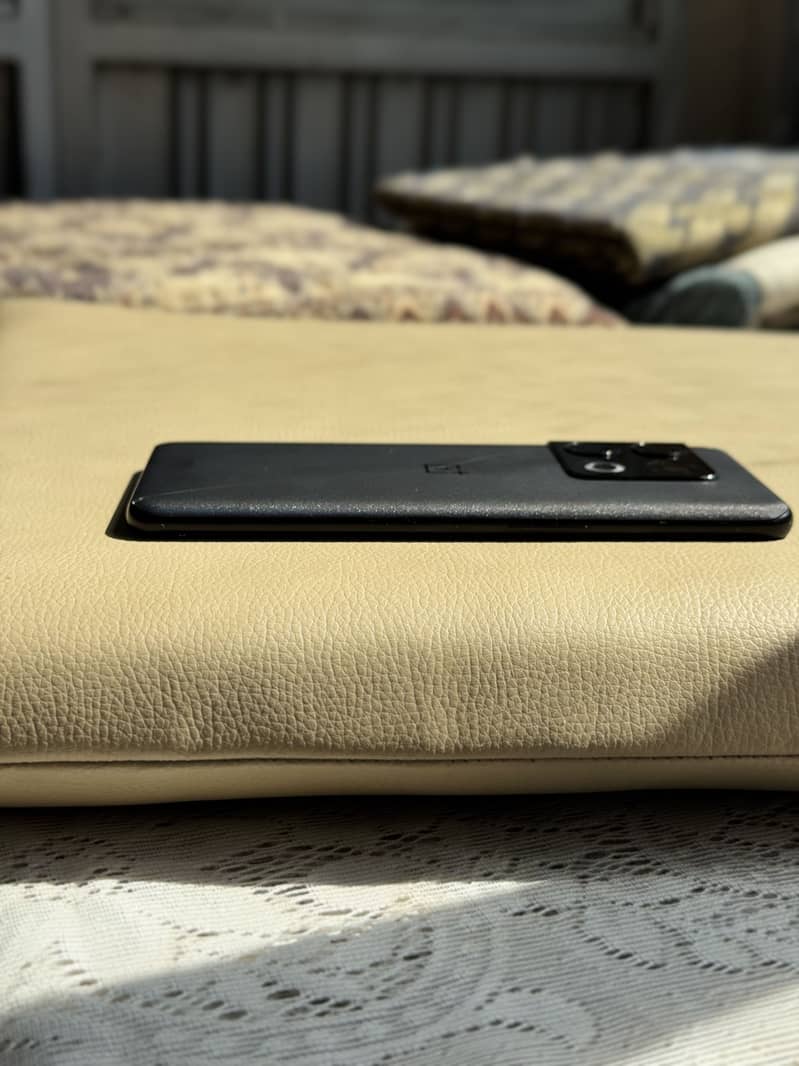 One Plus 10 Pro 4