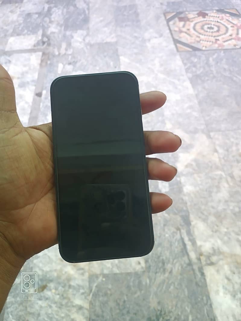 Apple iPhone 13 2