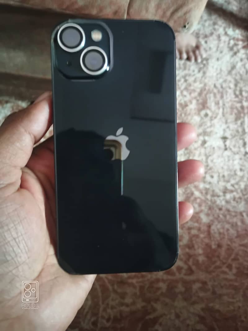 Apple iPhone 13 4
