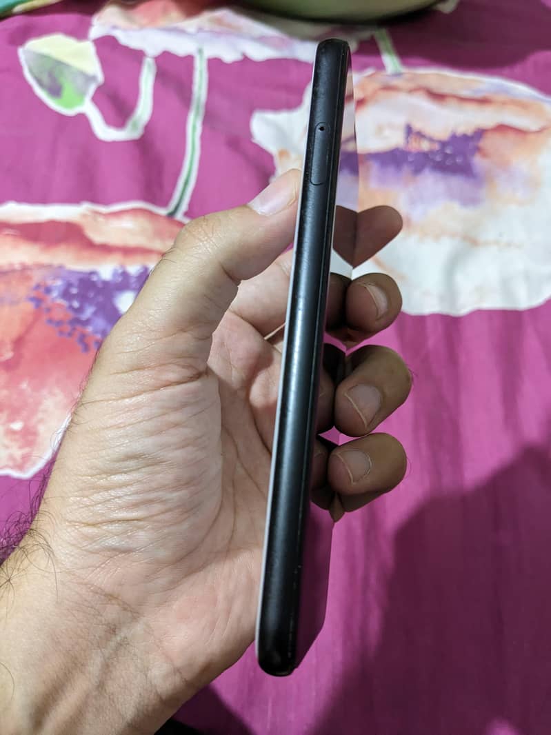 Google Pixel 4 3