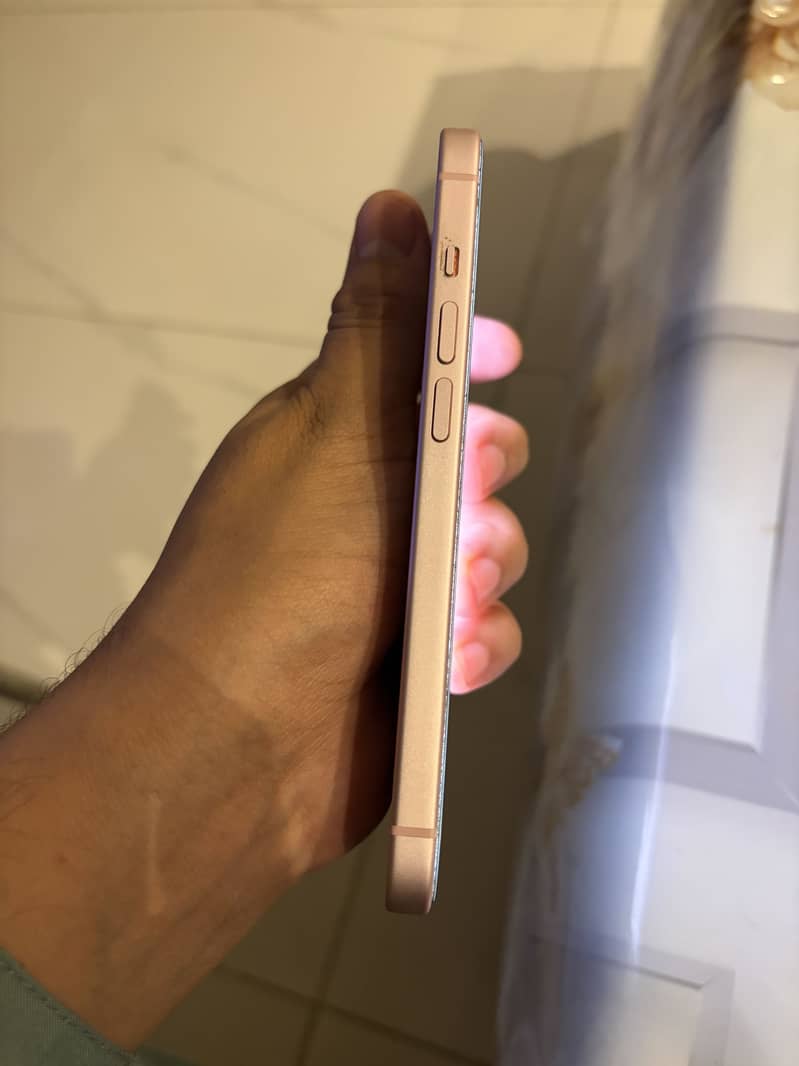 Apple iPhone 15 5
