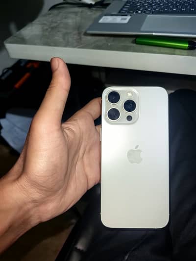Apple iPhone 15 Pro Max JV 256 ** BH