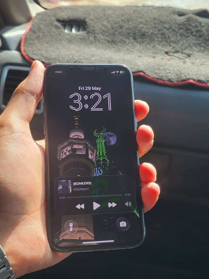Iphone 11 pro sim working 1