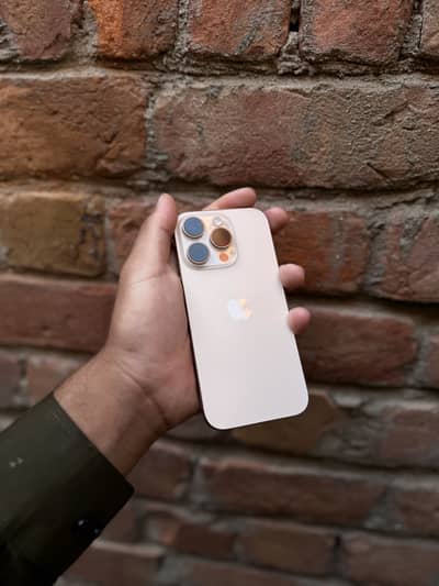 iPhone 16 Pro jv