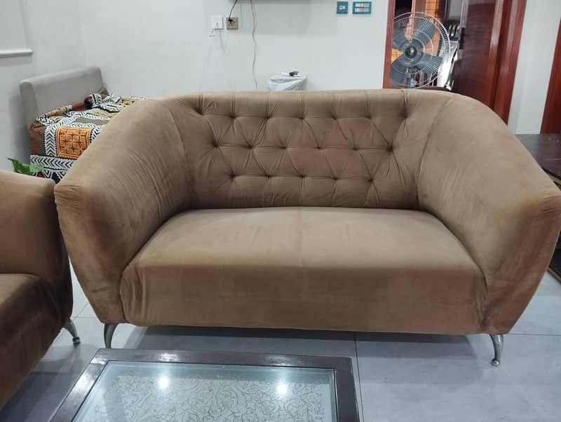 Sofa Set +table 4