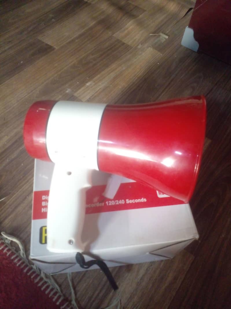 megaphone 1