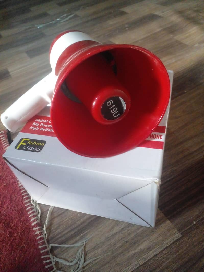 megaphone 2