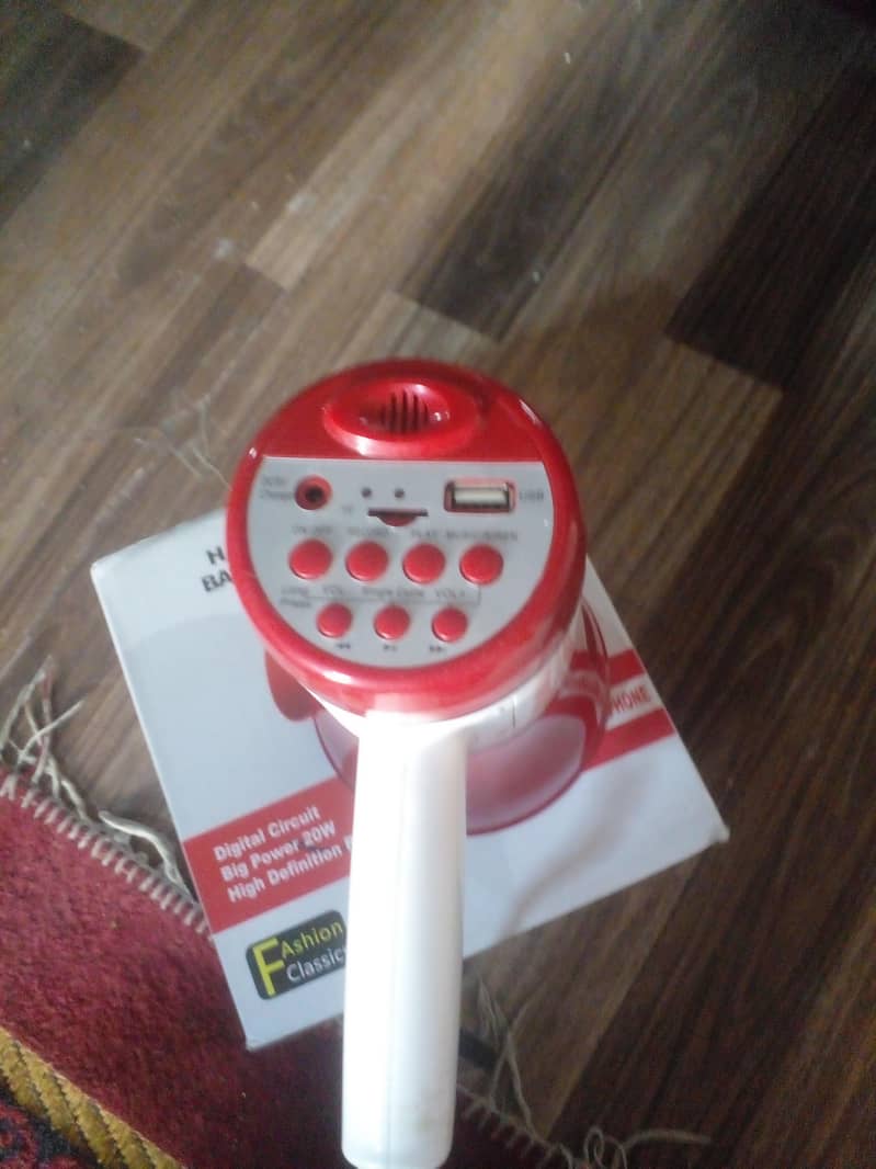 megaphone 3