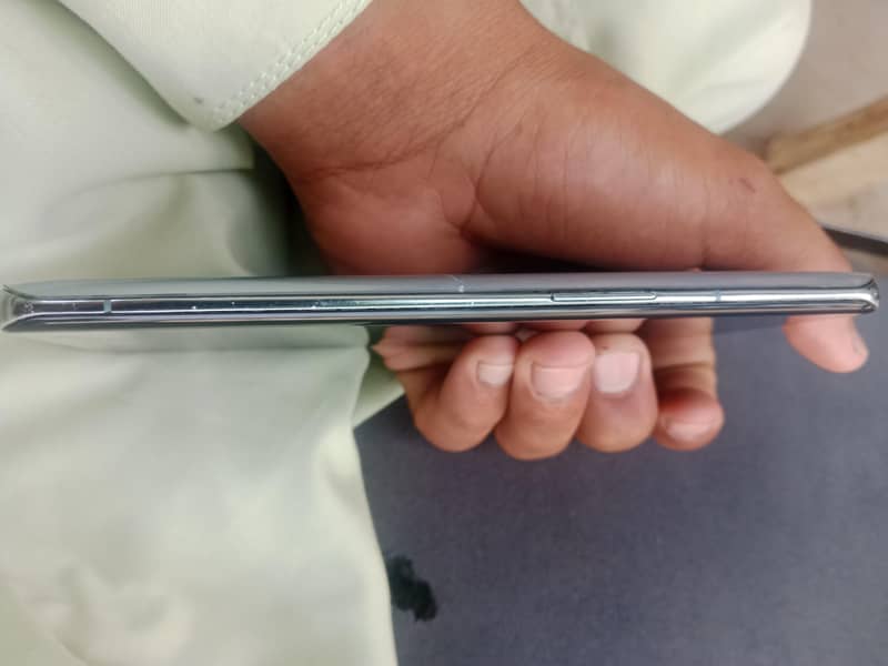 One Plus 9 Pro 6