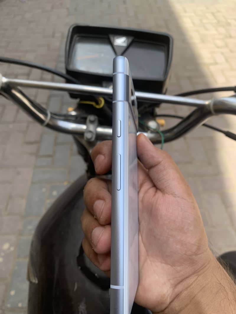 Google Pixel 7a 1