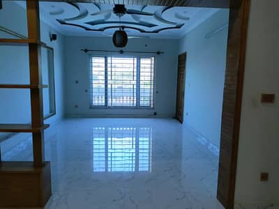 Golden Opportunity&Amp; Reasonable Price This Portion) 10M Beautiful L- Ground Portion 3 Bedroom ( Gas Seperate Meter) Near To Islamabad Express Highway &Amp; Punjab Cash &Amp; Carry