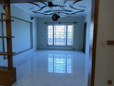 Reasonable Price independent Double Story) 10Marla 4 to 5 Bedroom Seperate House) Gas Available This House Ideal Location This House School Walking Distance