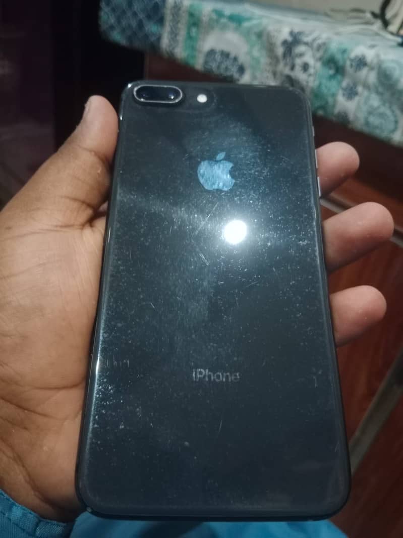 Apple iPhone 8 Plus 0