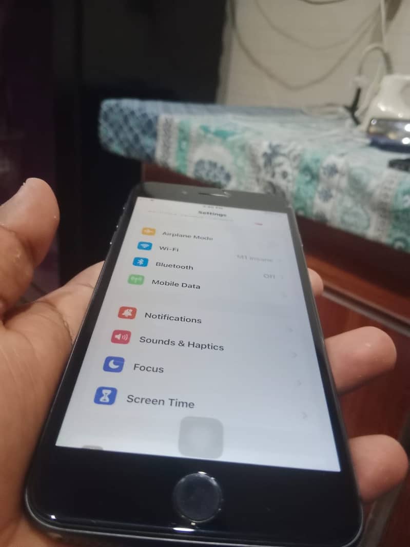 Apple iPhone 8 Plus 6