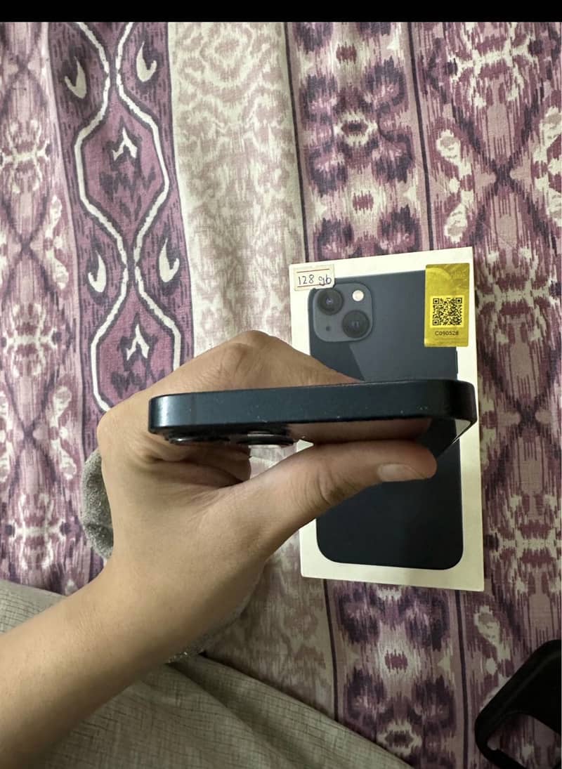 iPhone 13 1
