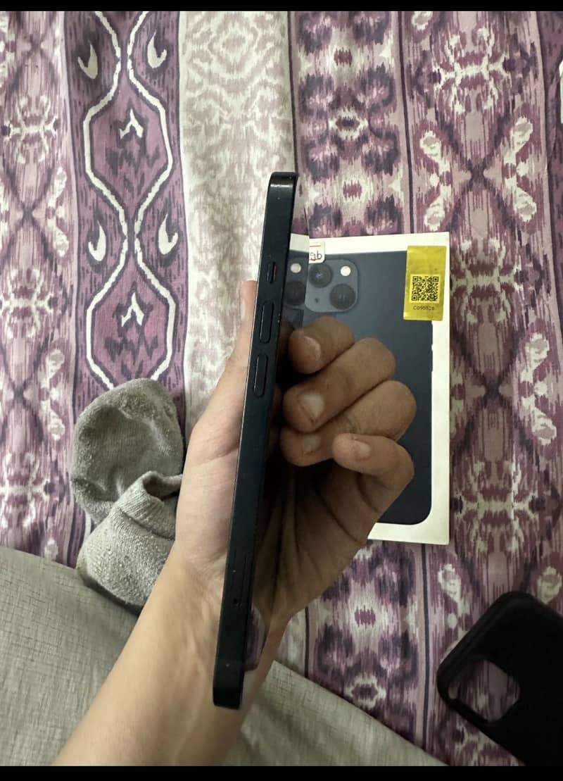 iPhone 13 9
