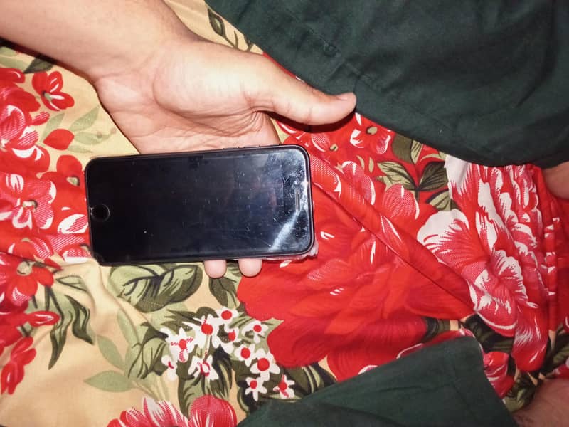 Apple iPhone SE 0