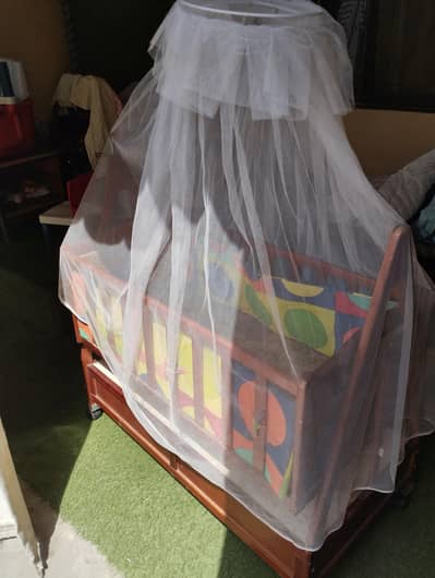 baby cot