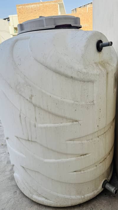 Water tank white