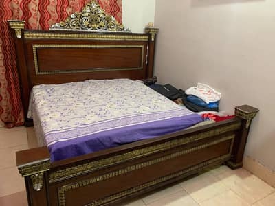 King size wooden bed for sell