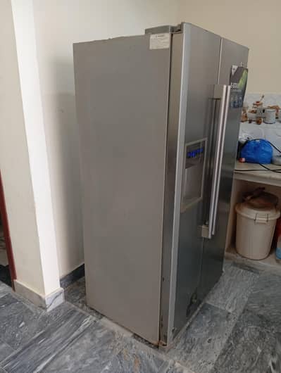 Refrigerator for Sale in urgent base