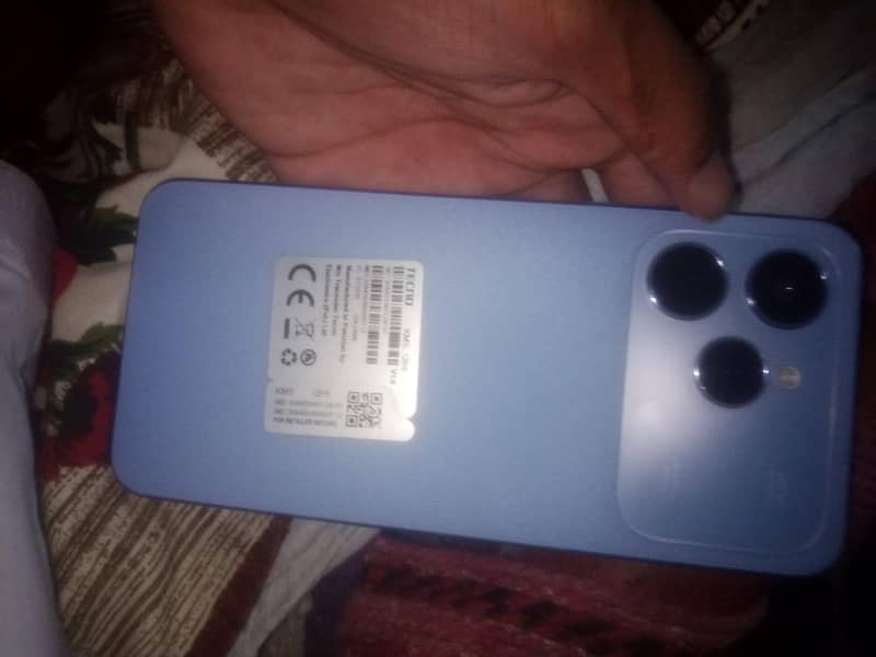 Tecno CAMON 40 1