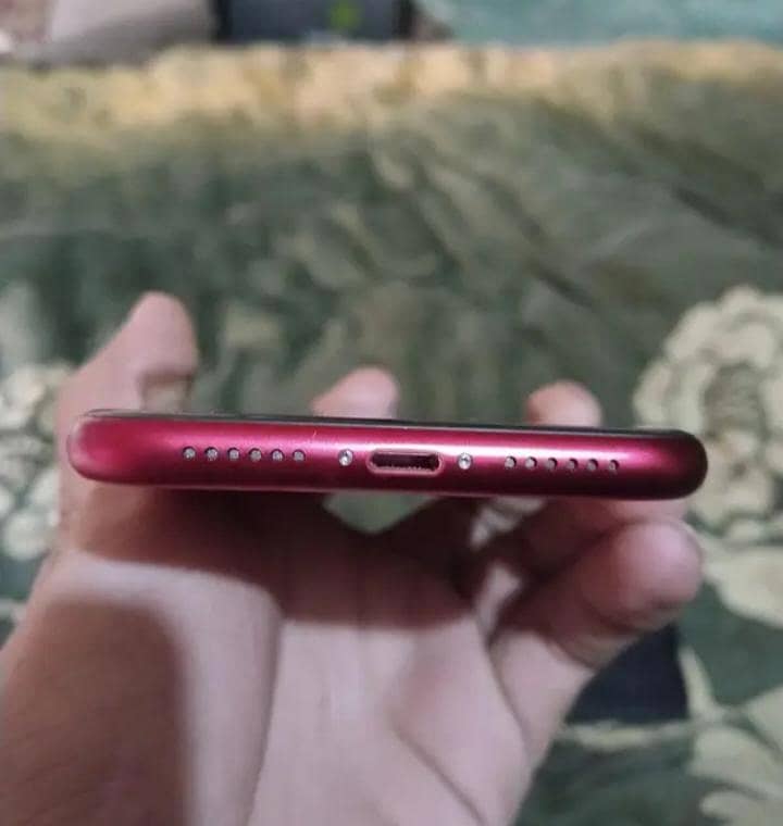 Apple iPhone 11 4