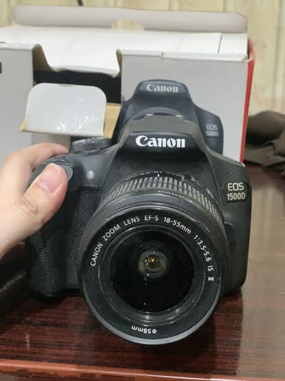 Canon EOS 1500D