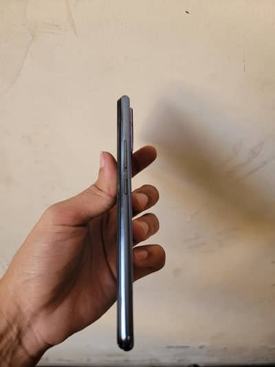 Vivo V21e – 8GB RAM / 128GB Storage