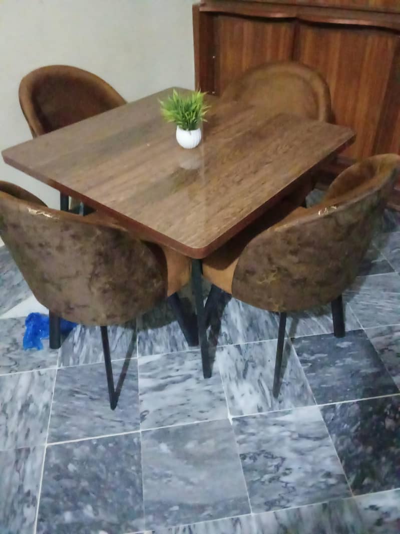 dinning table 0