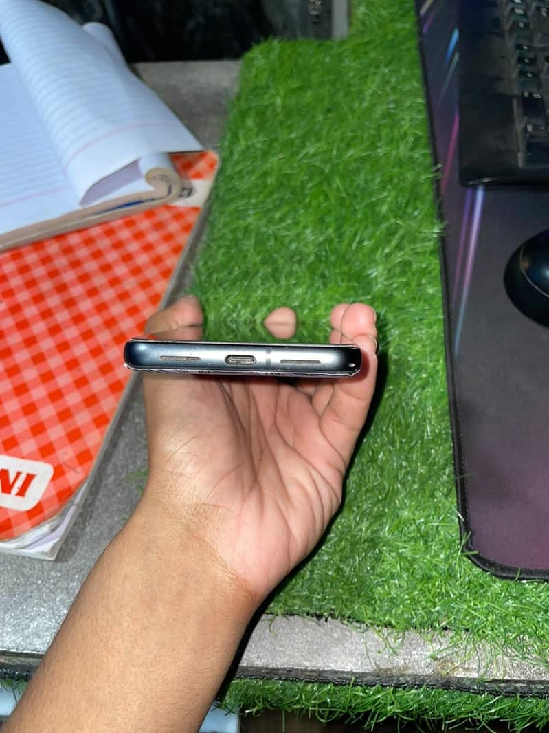 Google Pixel 8 3