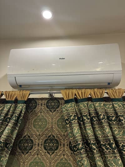 1.5 Non inverter ac like brand new very less use 2 years old