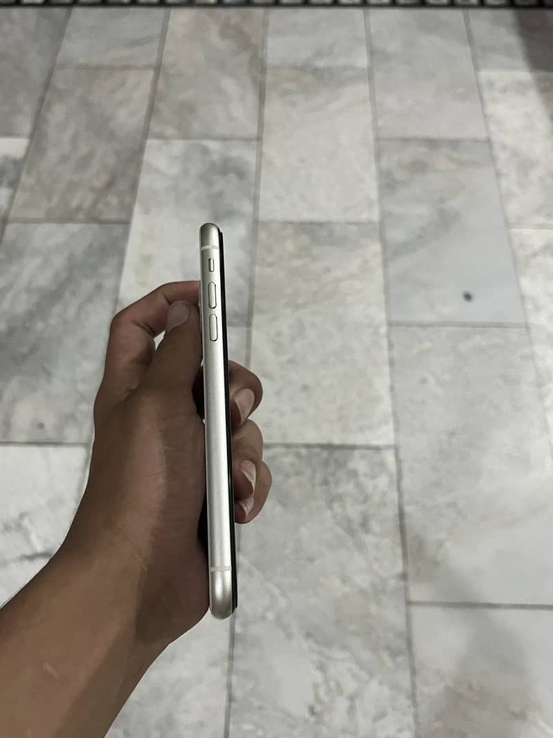 Apple iPhone 11 2