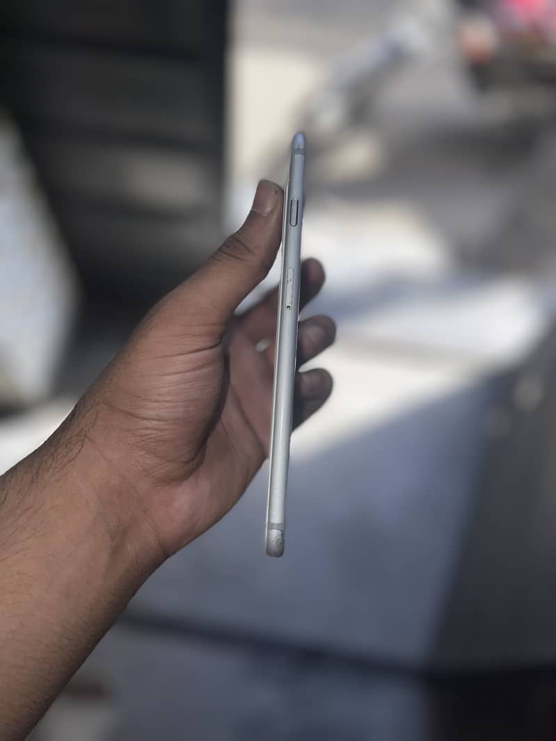 iPhone 6S Plus 3