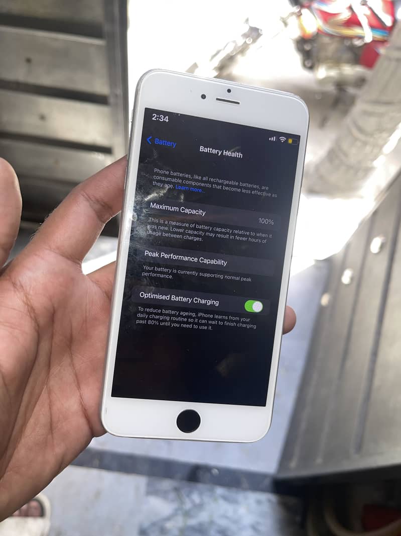 iPhone 6S Plus 4