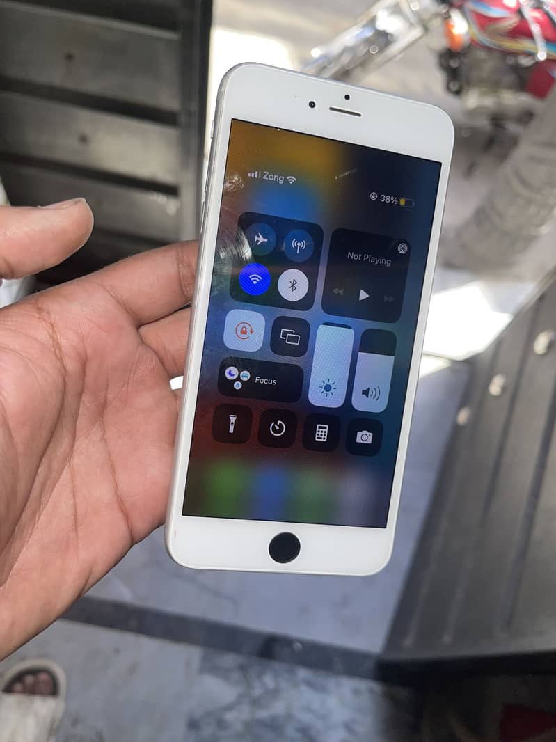 iPhone 6S Plus 5