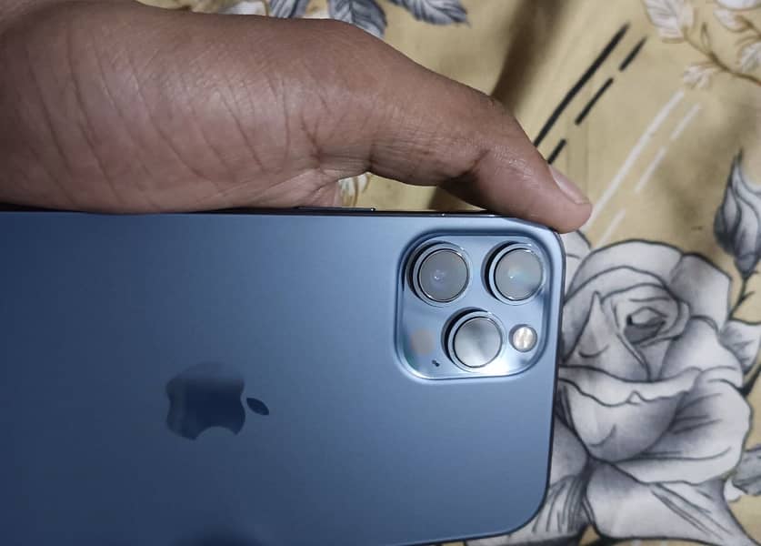iPhone 12 Pro Max 3