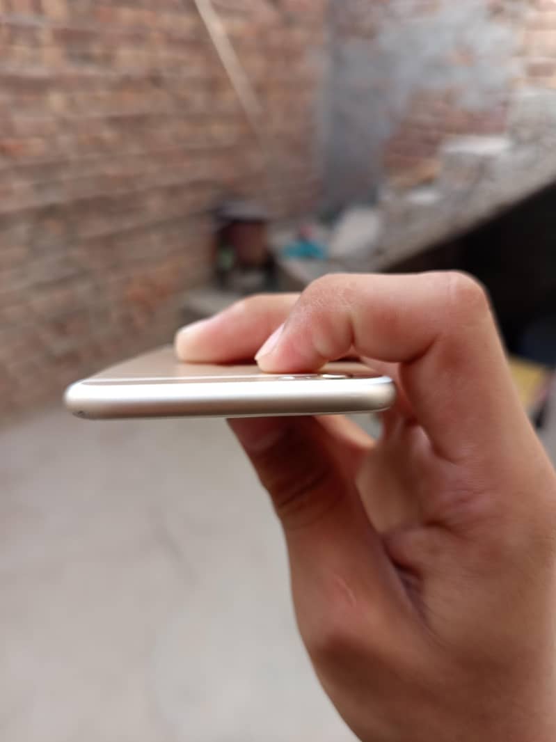 Apple iPhone 6 5